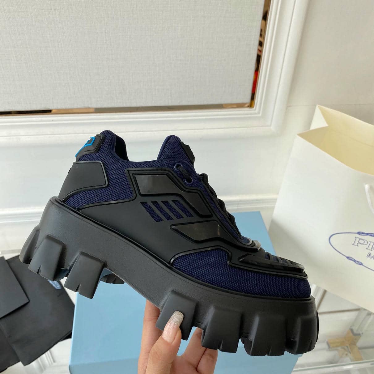 Sneaker 1-24